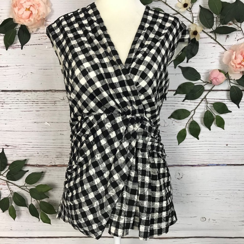 Deletta Size M Buffalo Plaid Flannel Pleated Top
